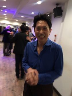 タンゴ荻野華一
